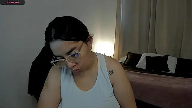 brithany olson25 online show from October 25, 1:08 pm