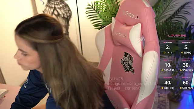 tatiana  cortes18 online show from November 13, 8:19 pm