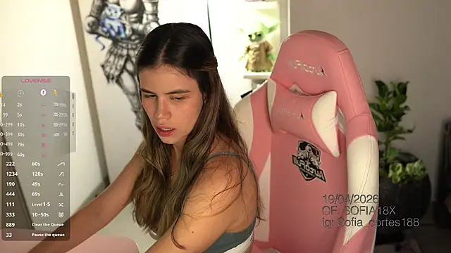 tatiana  cortes18 online show from April 19, 7:27 pm
