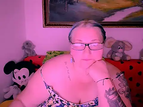 mayamayx online show from October 25, 7:54 pm