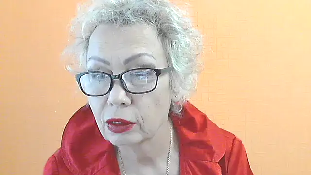 NessyJenixs online show from October 19, 7:10 am