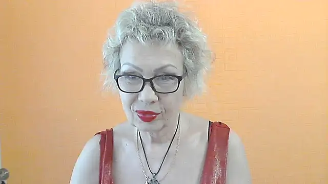 NessyJenixs online show from May 28, 1:20 pm