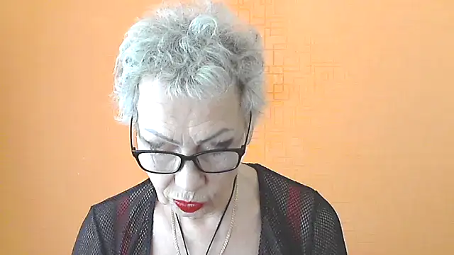 NessyJenixs online show from October 29, 7:12 am