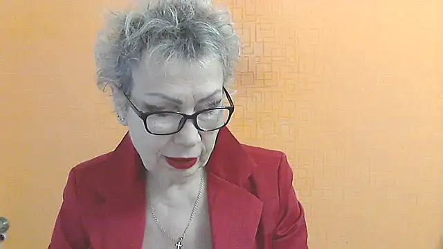 NessyJenixs online show from January 8, 8:40 am