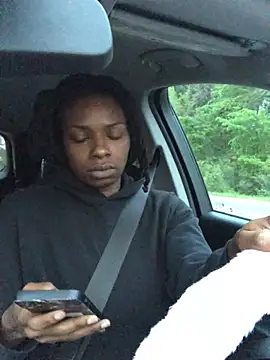 theprettysoles online show from April 6, 11:50 pm