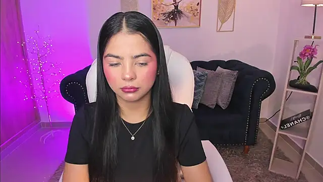 Layla Breezee online show from January 18, 12:23 pm