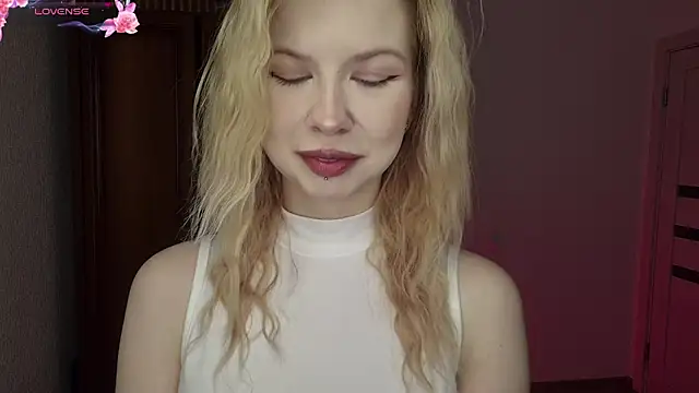LynetHakes online show from May 28, 6:22 am