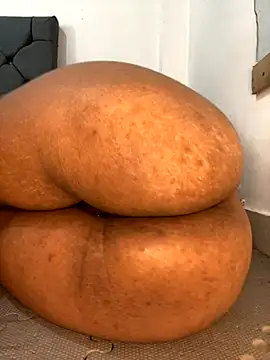 Snapshot of Charlotte_bronxxx chatting on September 14, 6:28 pm Charlotte bronxxx online show from September 14, 6:28 pm