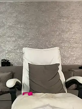 LillySquirtShot online show from April 6, 11:06 pm