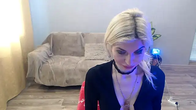 SexyBeatriice online show from March 27, 7:32 am