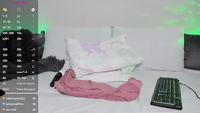 VickyBooXXX online show from February 15, 2:03 am