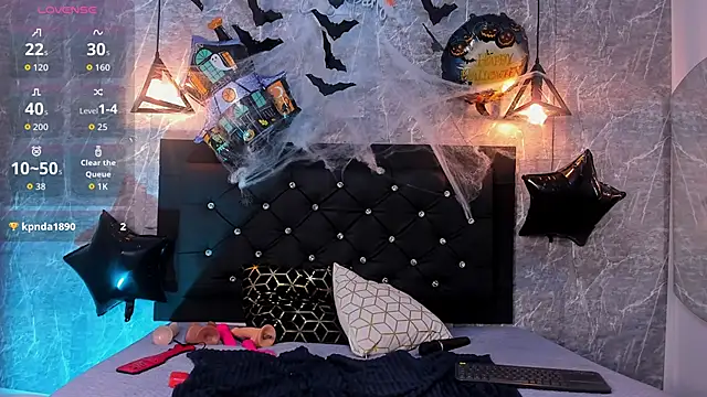 Snapshot of emberhodson chatting on October 17, 1:25 pm emberhodson online show from October 17, 1:25 pm