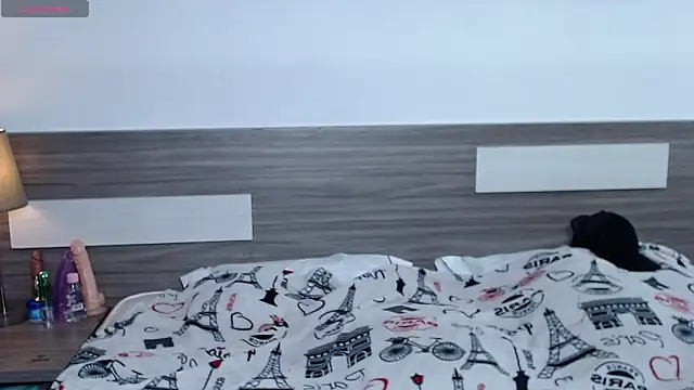 Liiamthompson online show from January 13, 10:41 am