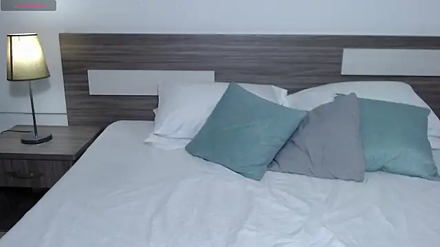 Liiamthompson online show from March 9, 7:17 pm