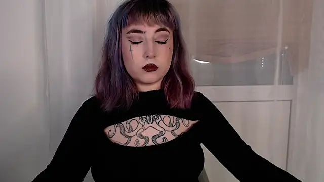 purplewitch online show from January 9, 4:33 pm
