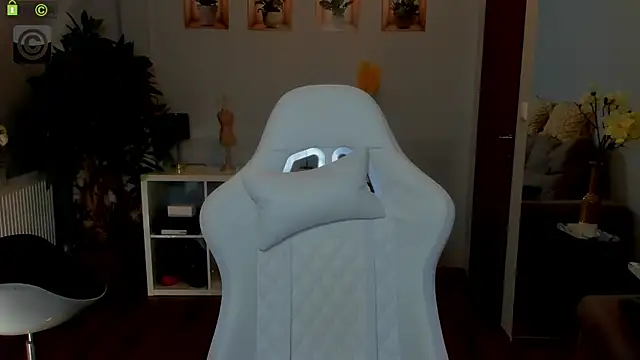 Anya-Ray online show from November 9, 1:40 pm