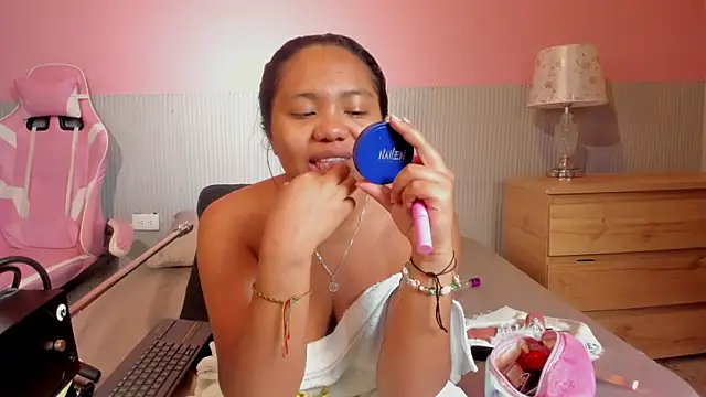 yeikafoxy online show from April 11, 11:47 am