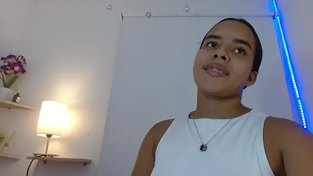Snapshot of Roxy_Stonee chatting on September 24, 8:08 pm Roxy Stonee online show from September 24, 8:08 pm
