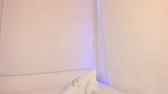 Roxy Stonee online show from December 13, 7:53 pm