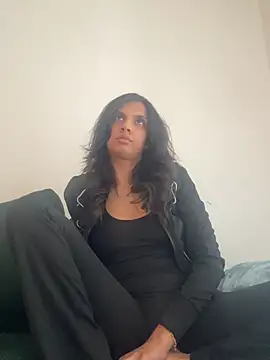 Liyah 19 online show from July 16, 7:40 pm