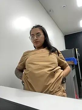 Emma Giraldo online show from October 5, 3:06 pm