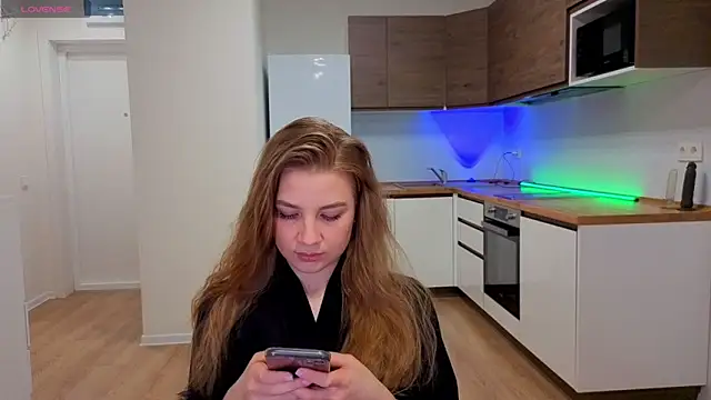 Enjoy everymoment  online show from March 26, 2:58 am