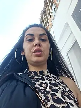 NicoleKatee online show from April 19, 1:00 pm