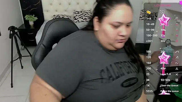 Snapshot of Aaliyah11 chatting on September 25, 10:18 pm Aaliyah11 online show from September 25, 10:18 pm