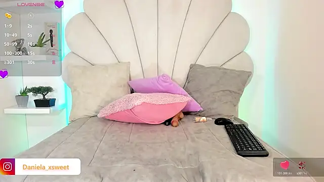 Danielaangelina online show from March 29, 8:46 am