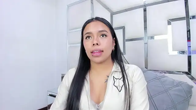 ZoeWan69 online show from March 27, 2:40 pm