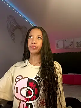 SallyWhitee online show from April 7, 6:15 am