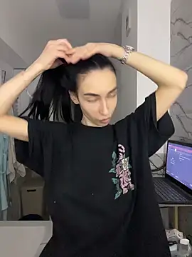 Celine Roxelle online show from April 16, 5:45 pm