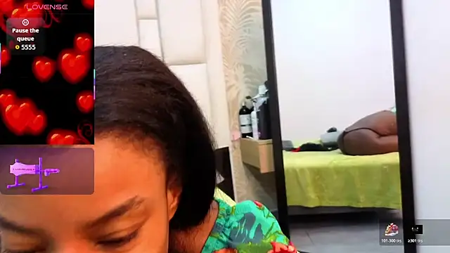 dafnnelewis online show from March 2, 11:28 am