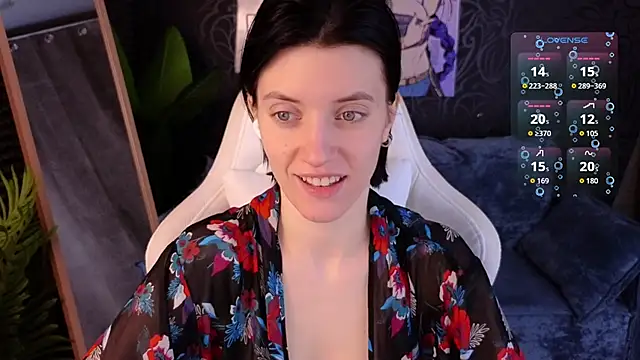 roxy riot  online show from January 18, 1:35 am