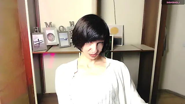 Snapshot of _AngeliaFlow_ chatting on October 21, 7:45 am AngeliaFlow online show from October 21, 7:45 am