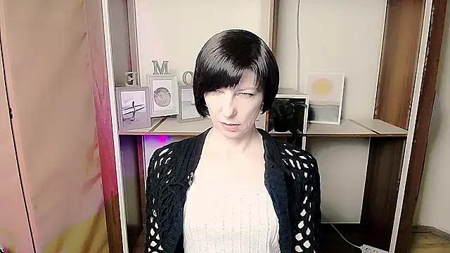  AngeliaFlow  online show from February 3, 9:14 am