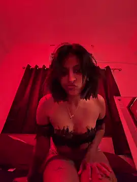 kissmebishh online show from May 23, 9:18 am