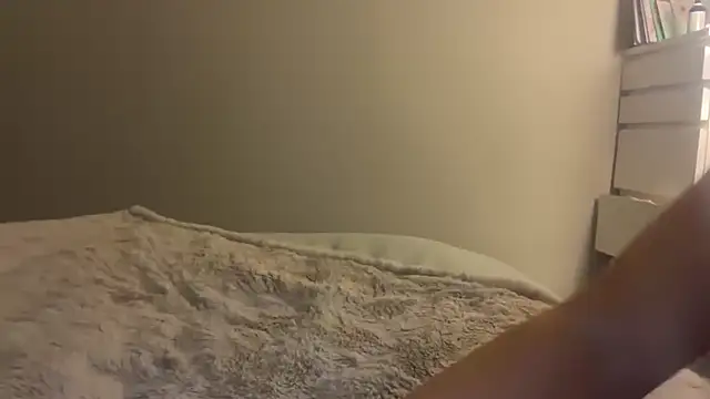 skyejde online show from November 18, 10:22 pm