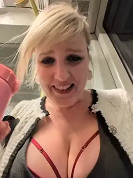 Sexybiene969 online show from December 16, 5:30 pm