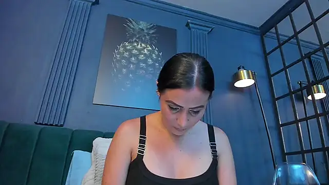 scarlet edwars online show from March 20, 7:08 pm