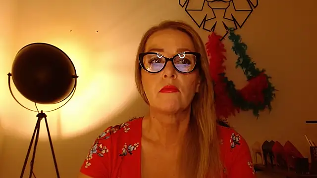 leaxSTAR online show from July 8, 1:57 pm