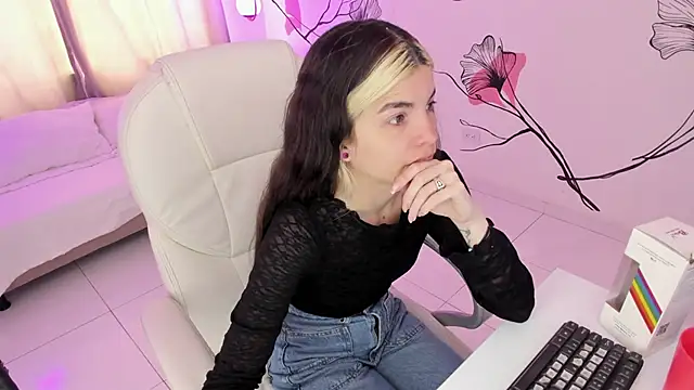 Isabela Fiorelli online show from September 27, 5:09 pm