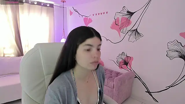 Isabela Fiorelli online show from May 28, 1:31 pm