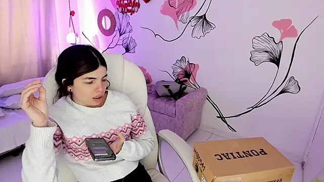 Isabela Fiorelli online show from February 13, 1:35 pm