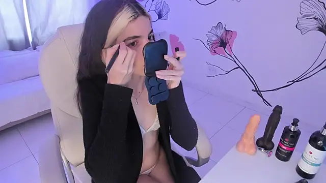 Isabela Fiorelli online show from October 16, 1:58 pm