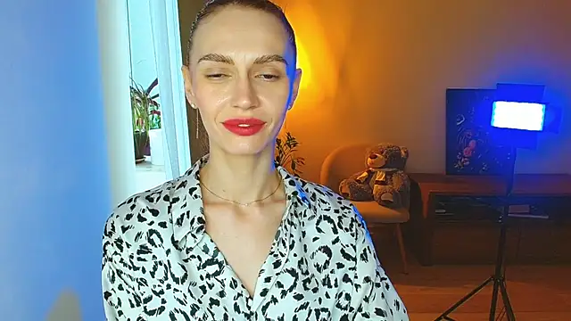 Lady Sunshine  online show from February 25, 8:35 am