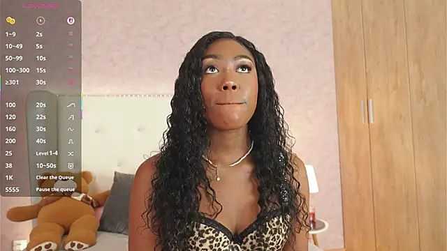 ThianaLopez online show from October 30, 8:54 pm