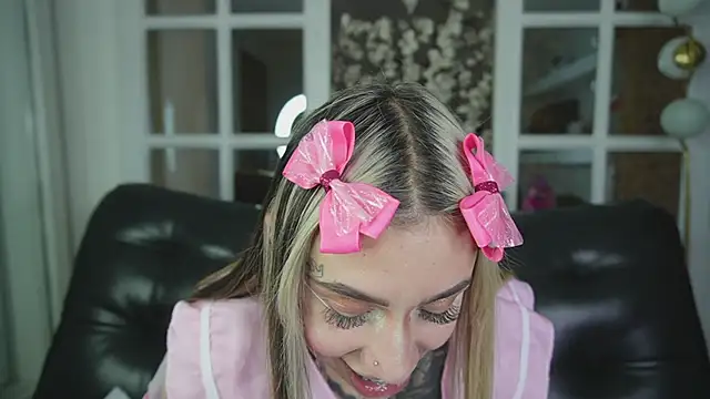 miss   angel online show from February 23, 11:09 am