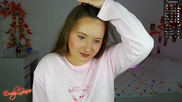 Snapshot of EmilyxxGraces chatting on October 2, 9:31 pm EmilyxxGraces online show from October 2, 9:31 pm