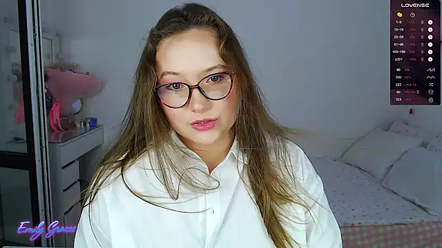 Snapshot of EmilyxxGraces chatting on September 14, 12:52 am EmilyxxGraces online show from September 14, 12:52 am